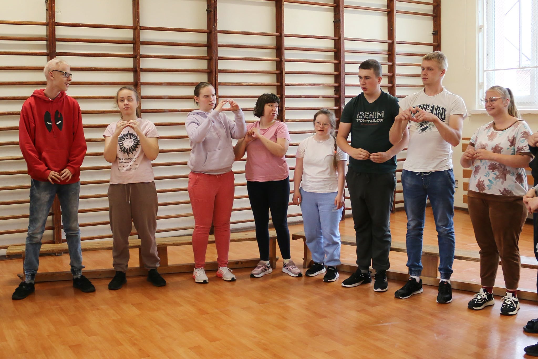 74962